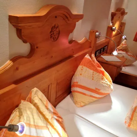 岣梢湖客栈酒店 3* 格绍